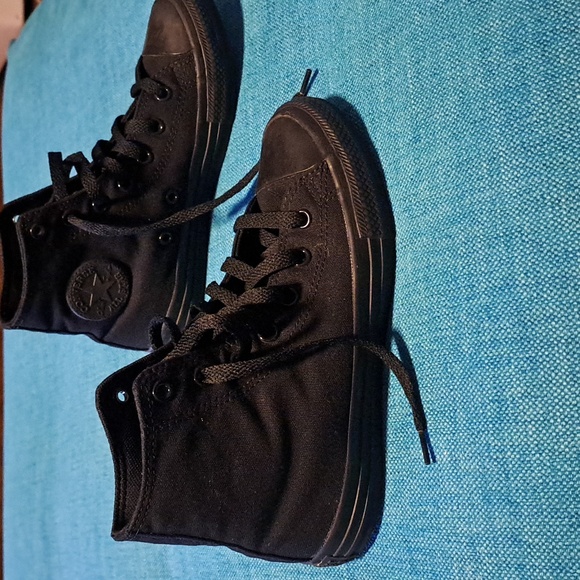 Converse Black Canvas High-Tops Size 2 - Picture 2 of 7
